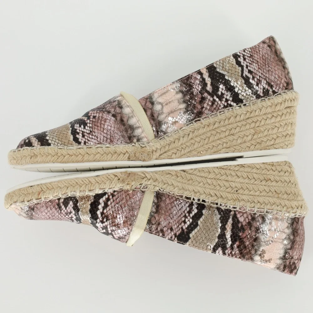 KENNETH COLE REACTION Clo A-Line‎ Wedge